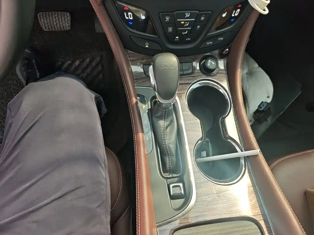 Buick Envision Plus 2017 — фото 14