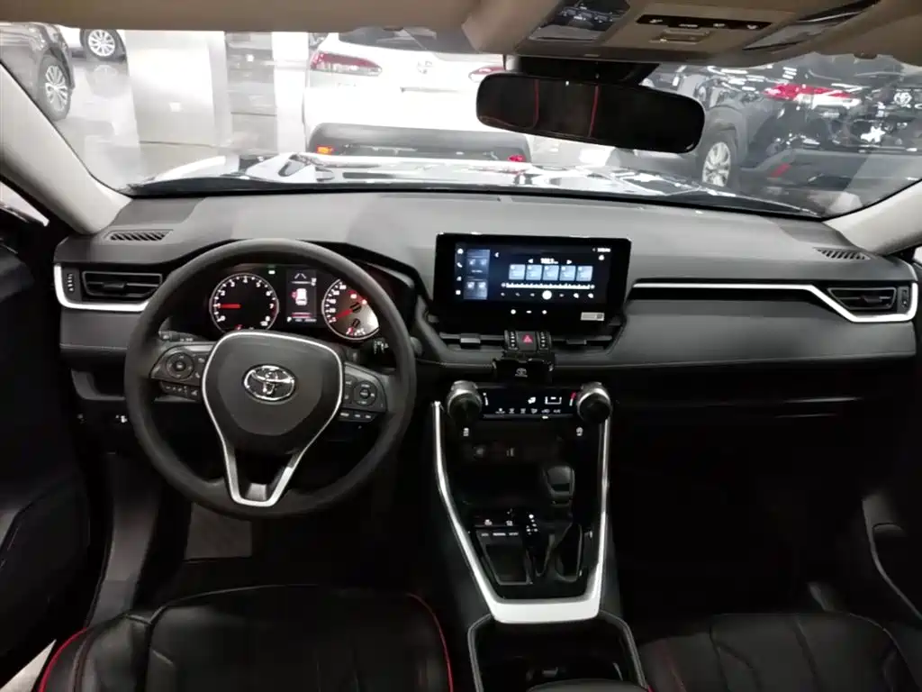 Toyota RAV4 2025 — фото 10