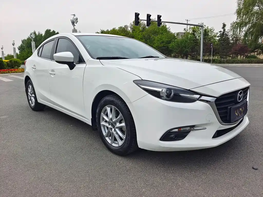 Mazda 3 Axela 2018 — фото 2