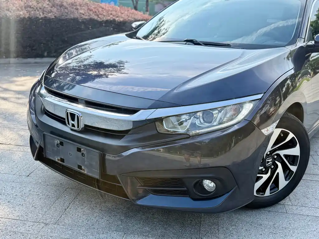 Honda Civic 2018 — фото 20
