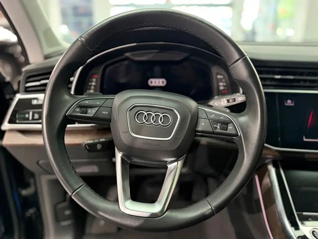 Audi Q7 2023 — фото 8