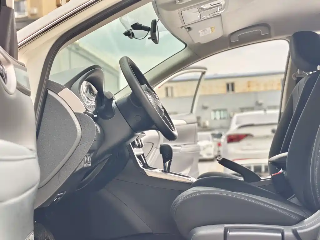 Nissan Sylphy 2022 — фото 10