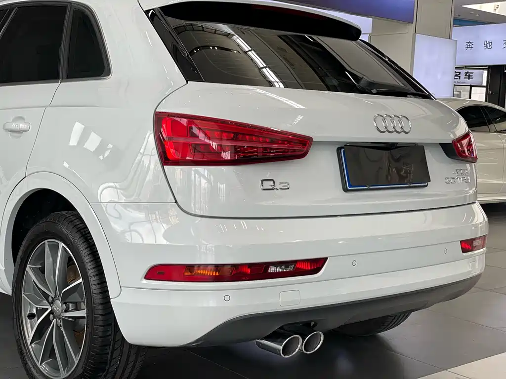 Audi Q3 2019 — фото 8