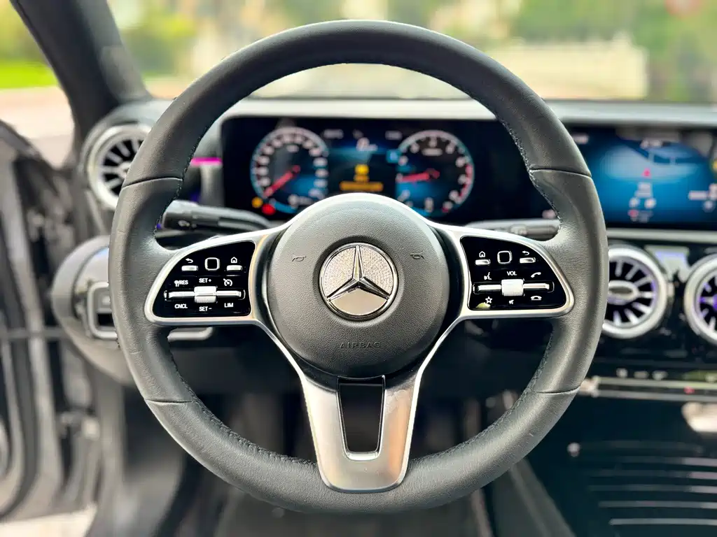 Mercedes-Benz A-Class 2022 — фото 13