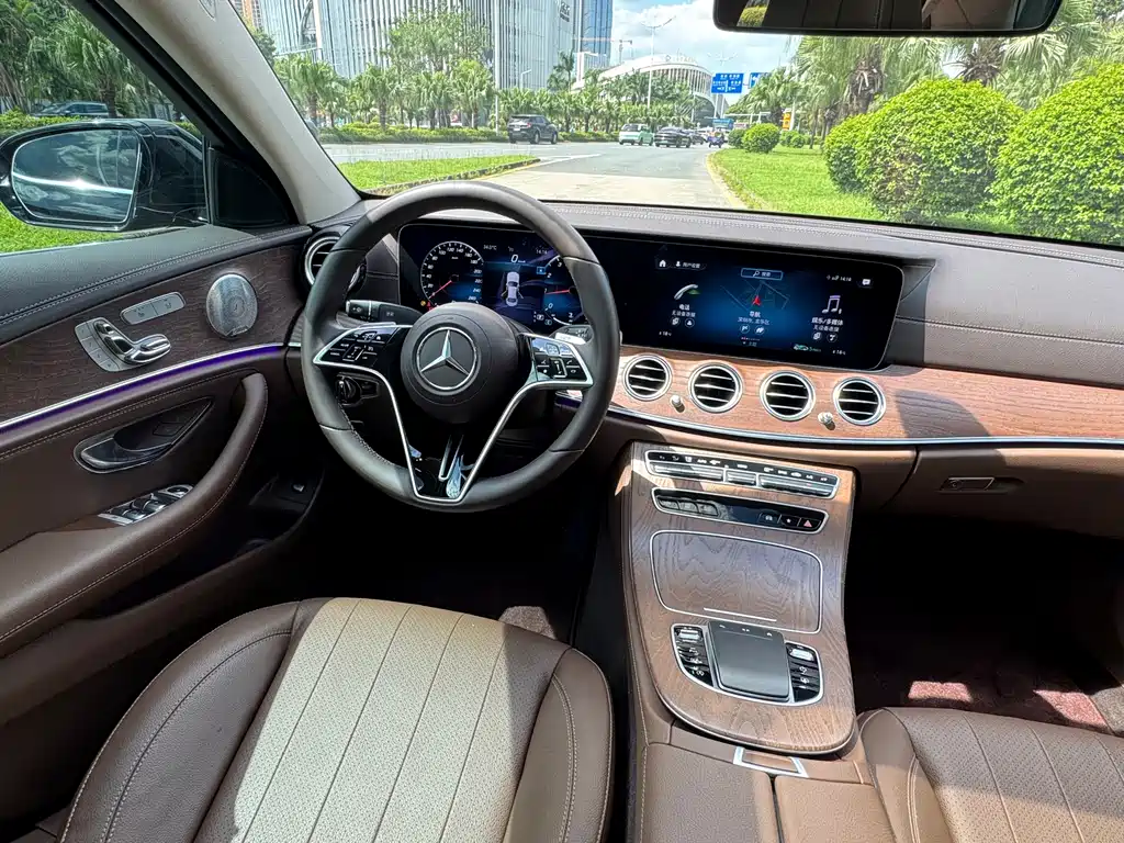 Mercedes-Benz E-Class 2021 — фото 17