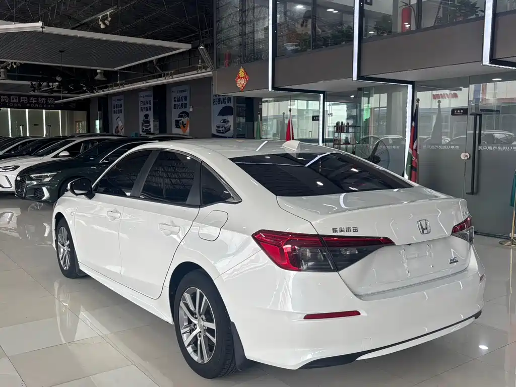 Honda Civic 2023 — фото 15