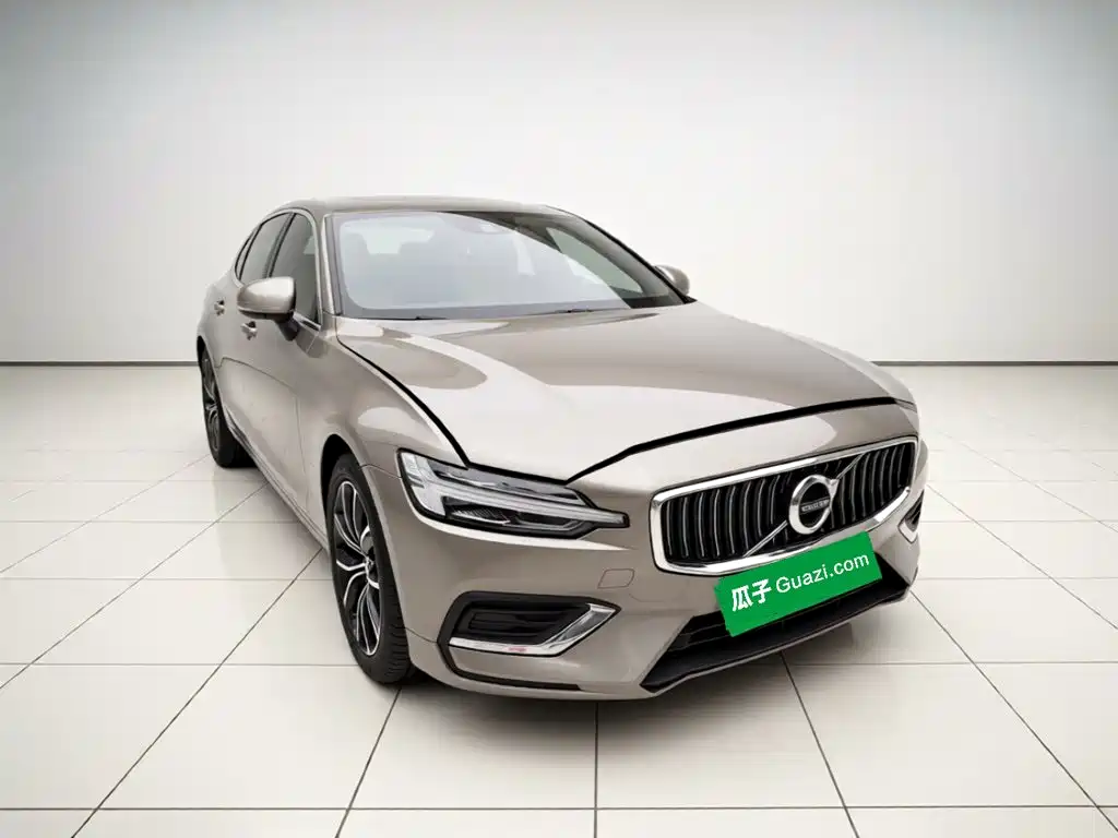 Volvo S60 2021 — фото 3