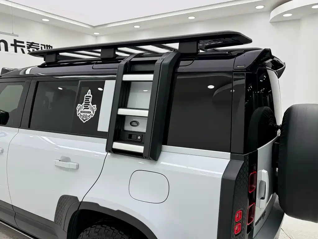 Land Rover Defender EV 2021 — фото 26