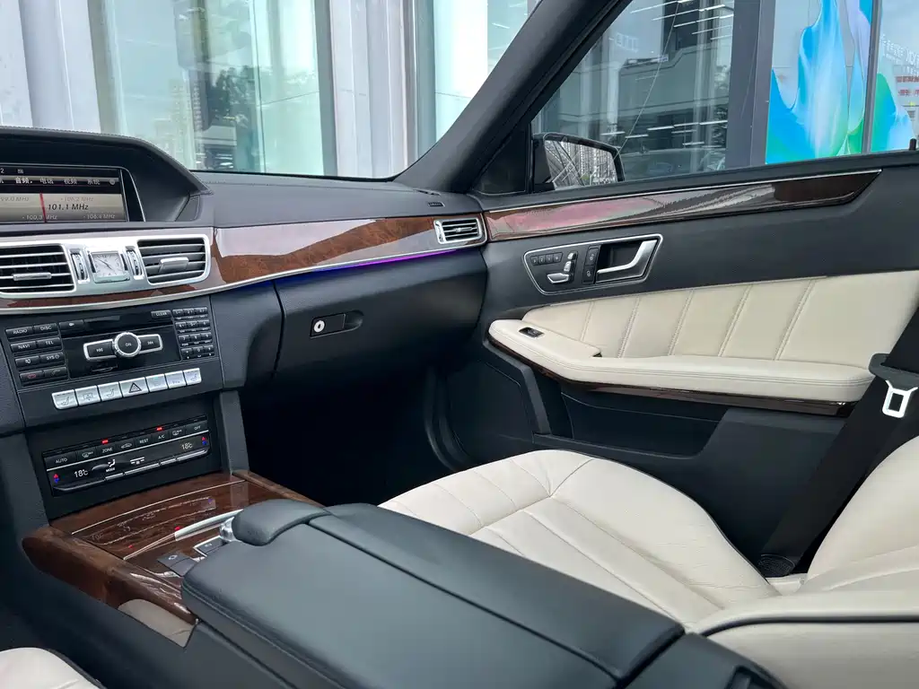 Mercedes-Benz E-Class 2014 — фото 24