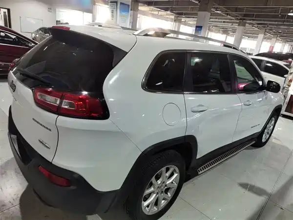 Jeep Cherokee 2016