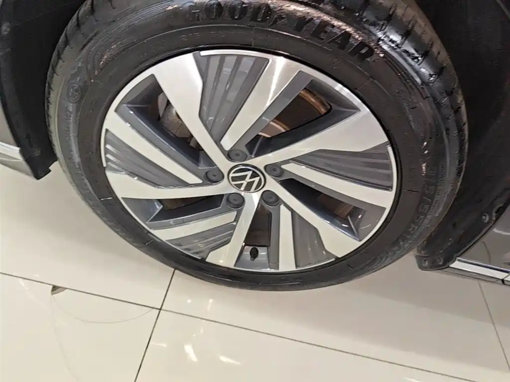 Volkswagen Magotan GTE PHEV 2023 — фото 23