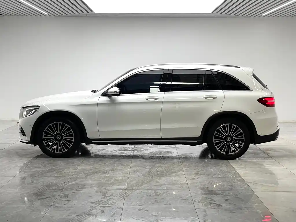 Mercedes-Benz GLC 2017 — фото 7