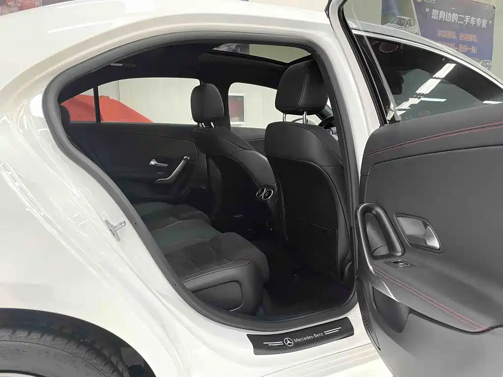 Mercedes-Benz A-Class 2023 — фото 14