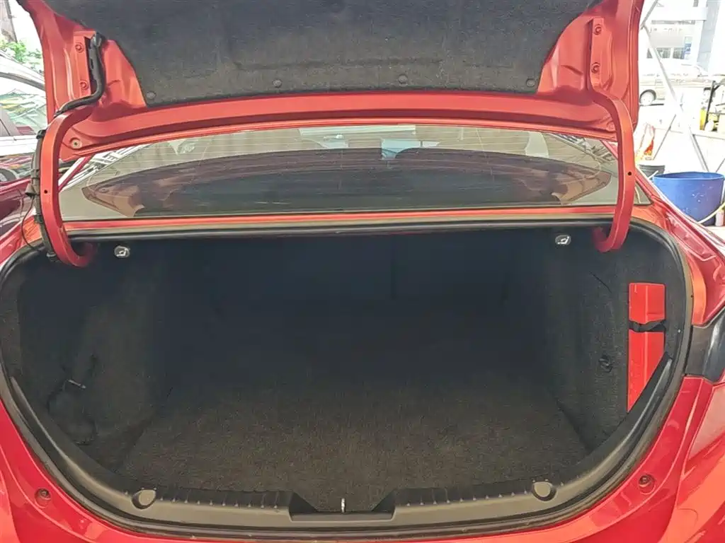 Mazda 3 Axela 2019 — фото 19