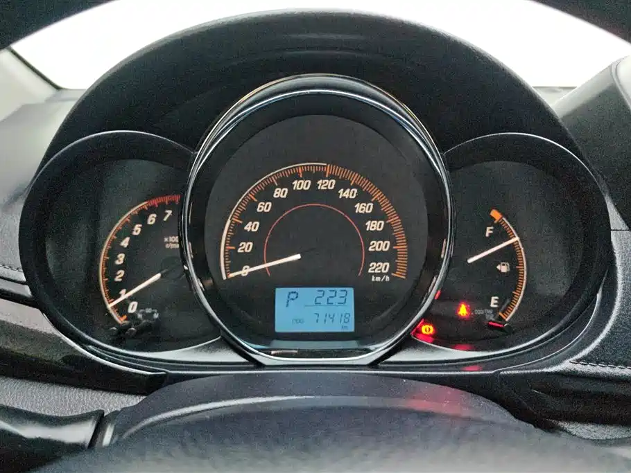 Toyota Yaris L 2021 — фото 14