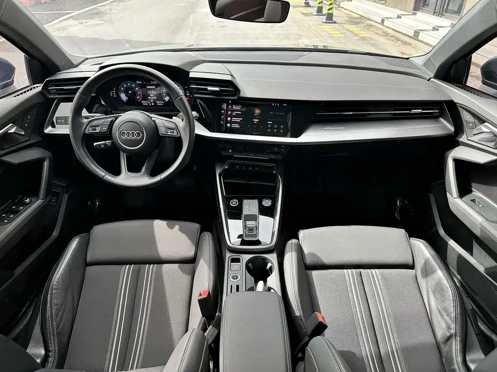 Audi A3 2023 — фото 9