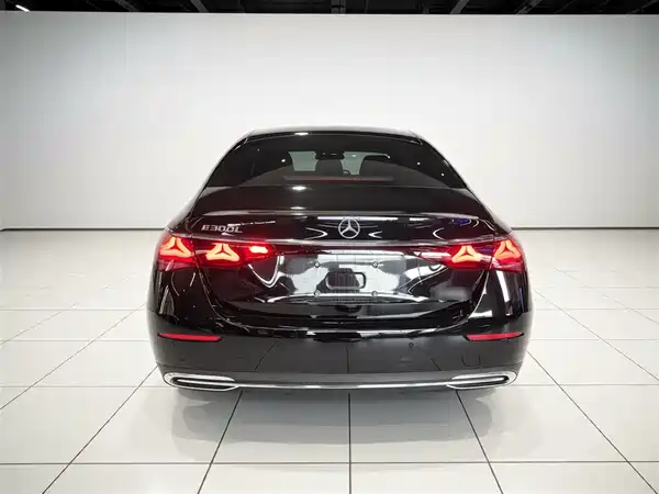 Mercedes-Benz E-Class 2024