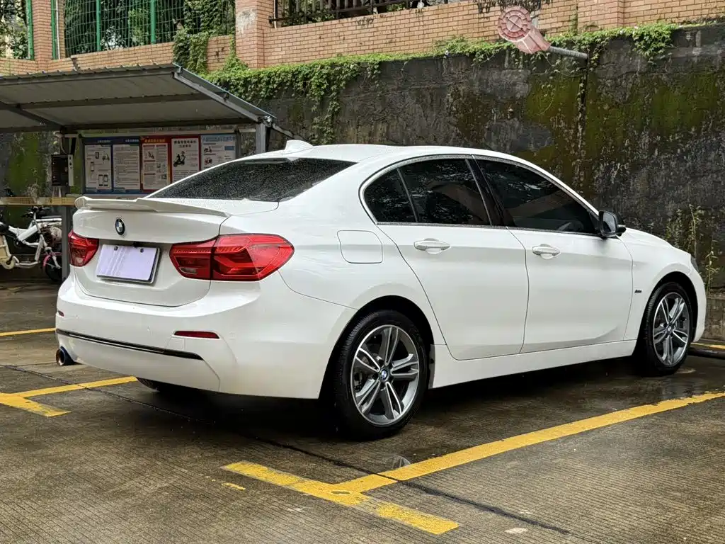 BMW 1 Series 2017 — фото 12
