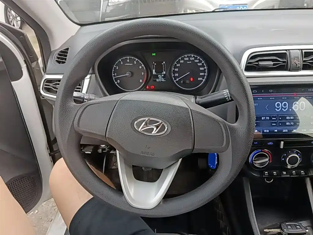 Hyundai Verna 2019 — фото 11