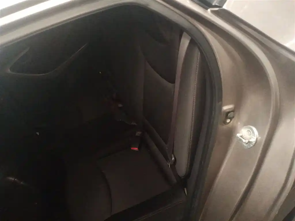 Hyundai Elantra Langdong 2015 — фото 17
