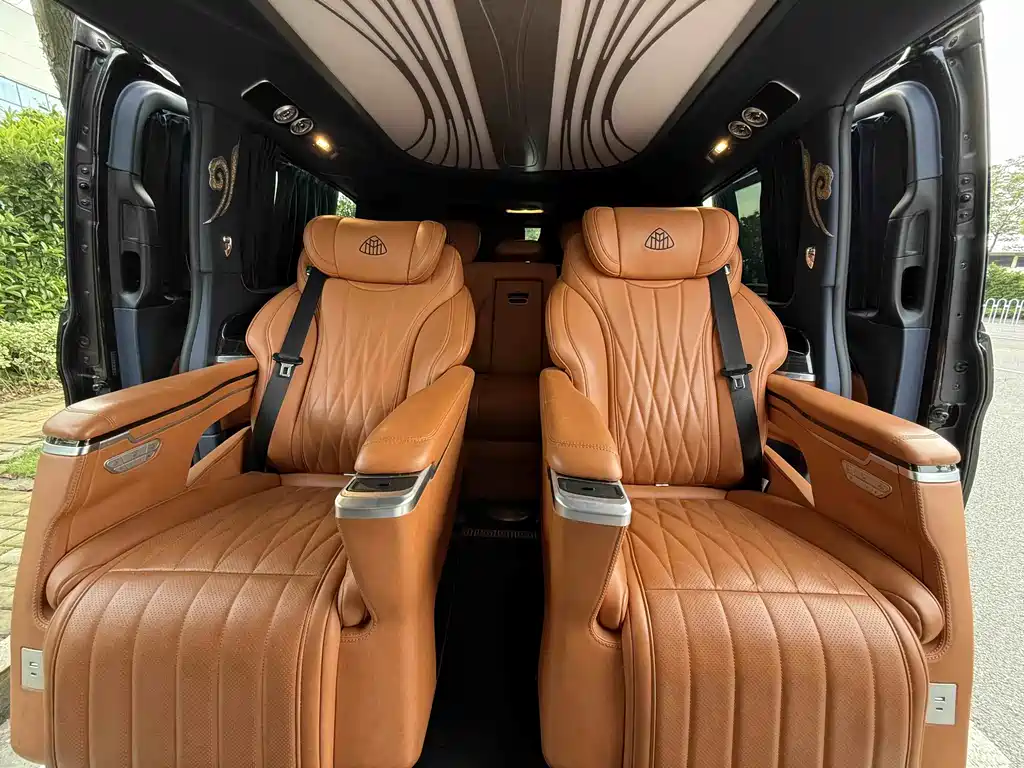 Mercedes-Benz Vito 2023 — фото 11