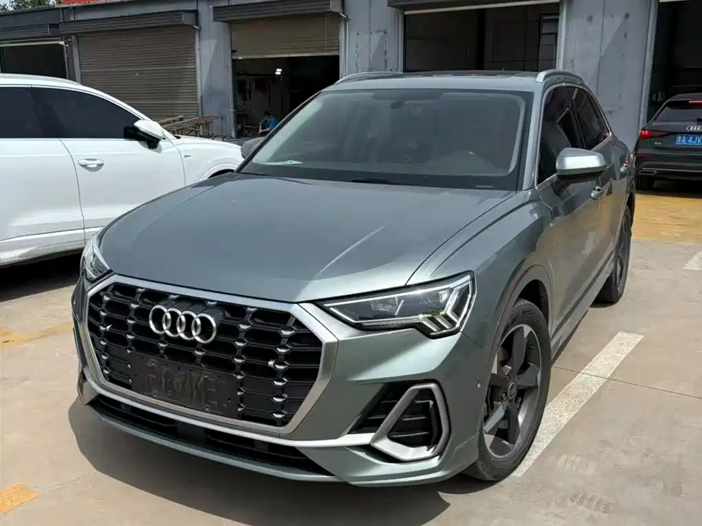 Audi Q3 2022 — фото 1