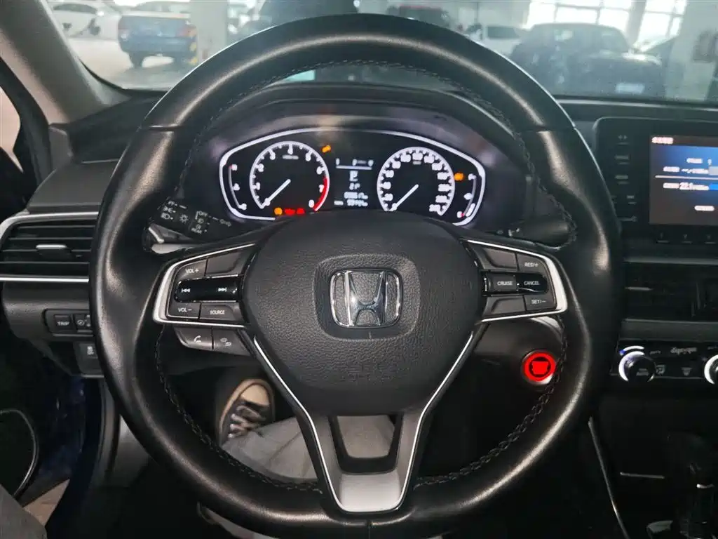 Honda Accord 2019 — фото 11