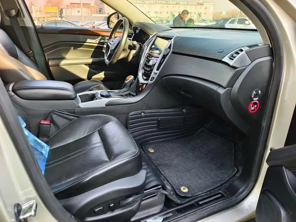 Cadillac SRX 2013 — фото 12