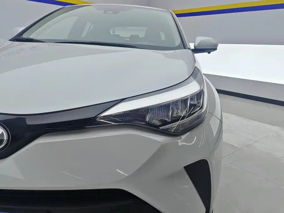 Toyota C-HR 2022 — фото 5