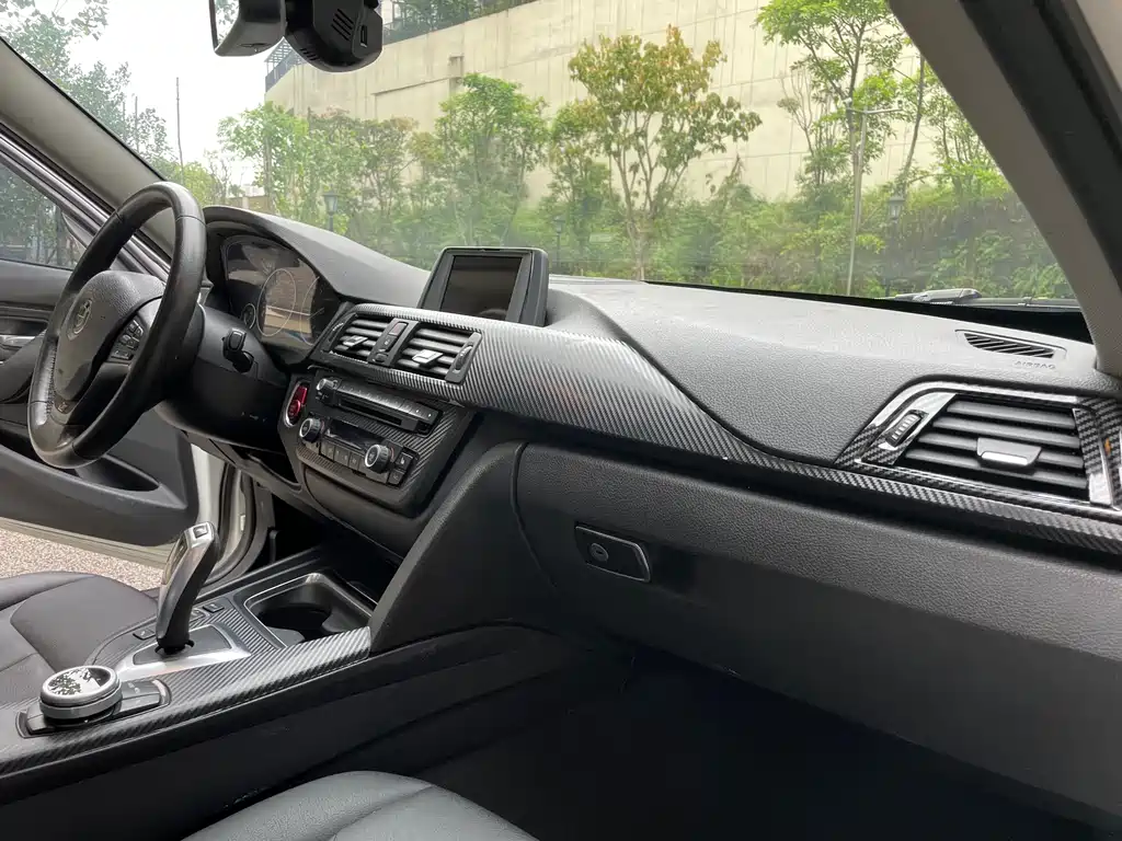 BMW 3 Series 2015 — фото 15