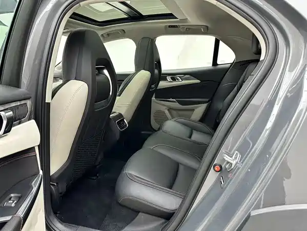 Lynk & Co 02 2018