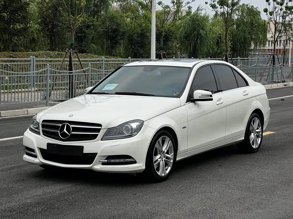 Mercedes-Benz C-Class 2011