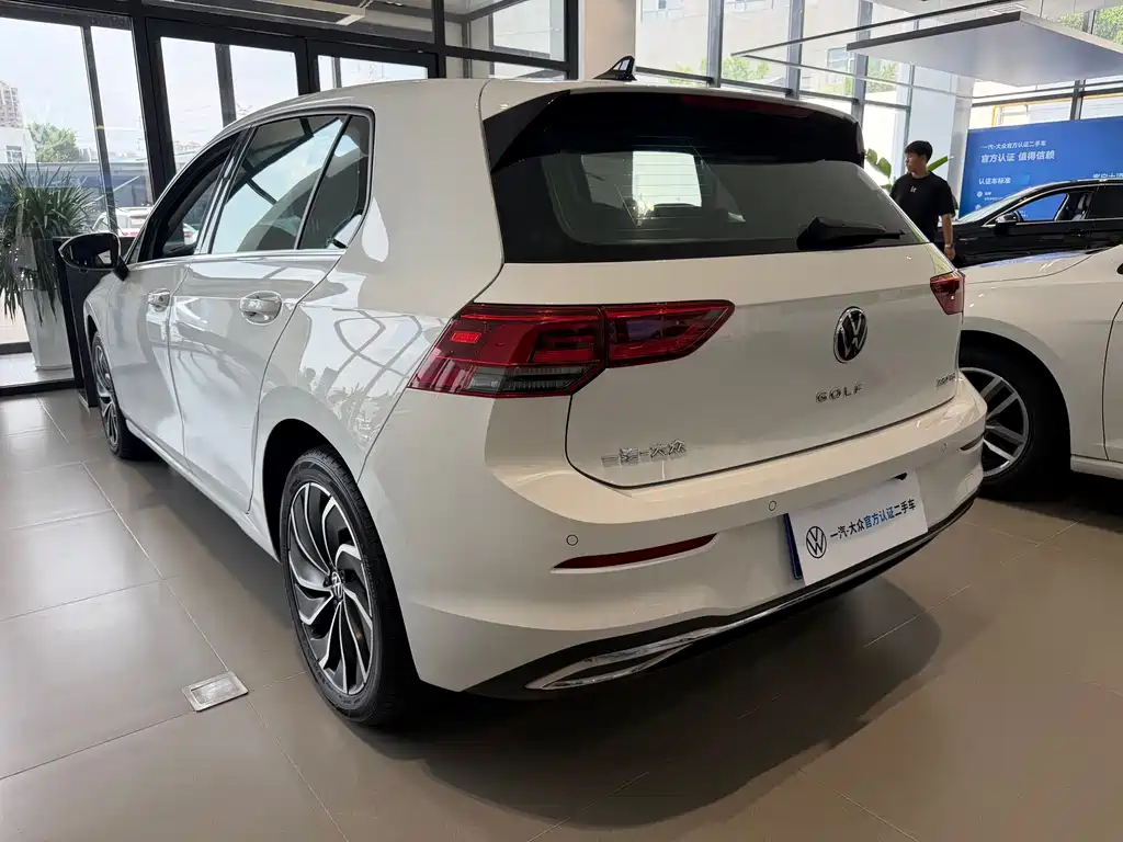 Volkswagen Golf 2022