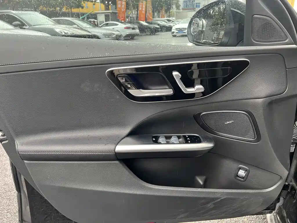 Mercedes-Benz C-Class 2023 — фото 12