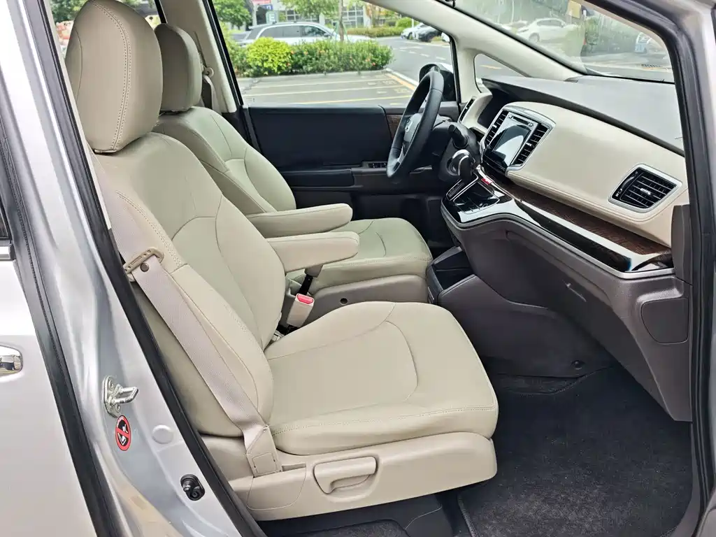 Honda Odyssey 2015 — фото 18