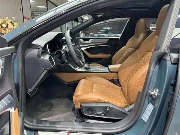 Audi A7L 2023