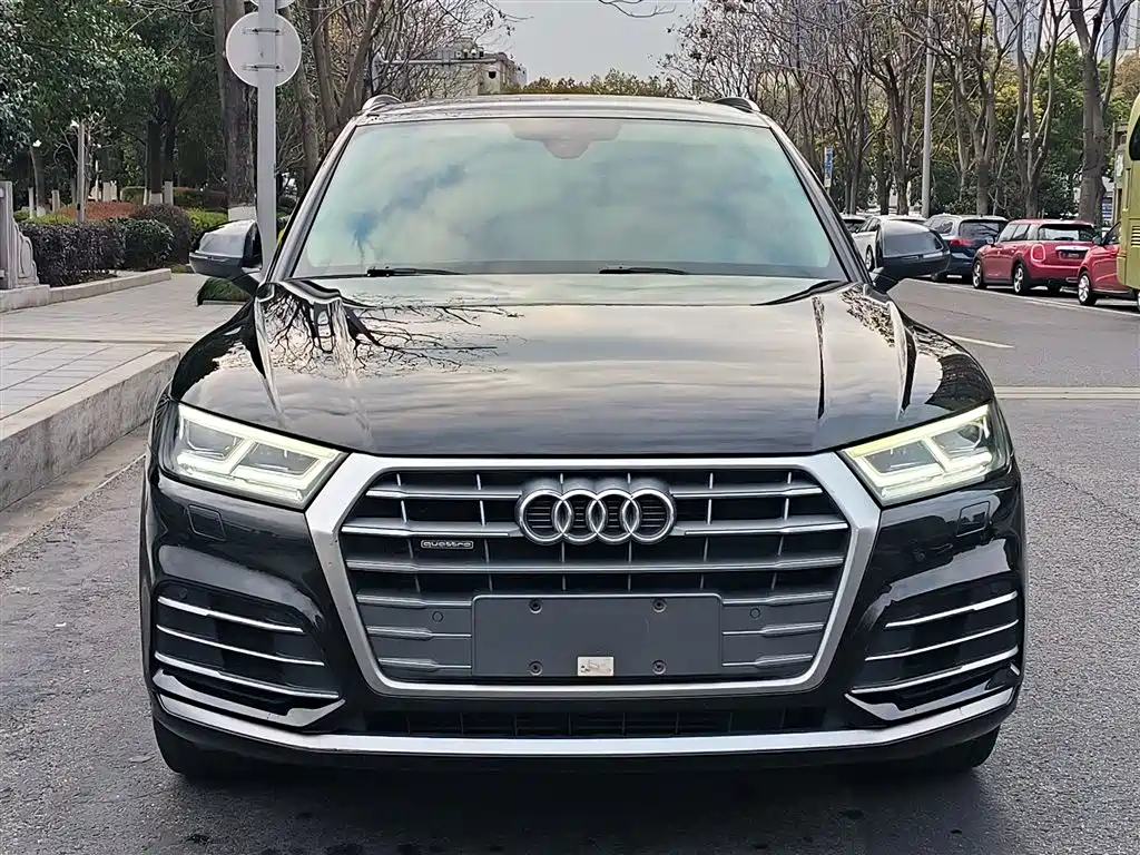 Audi Q5L 2020 — фото 22