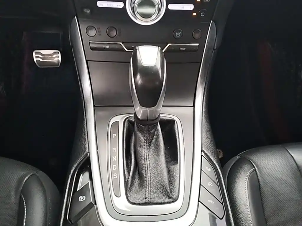 Ford Edge 2019 — фото 14