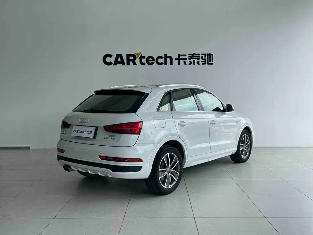 Audi Q3 2019 — фото 6