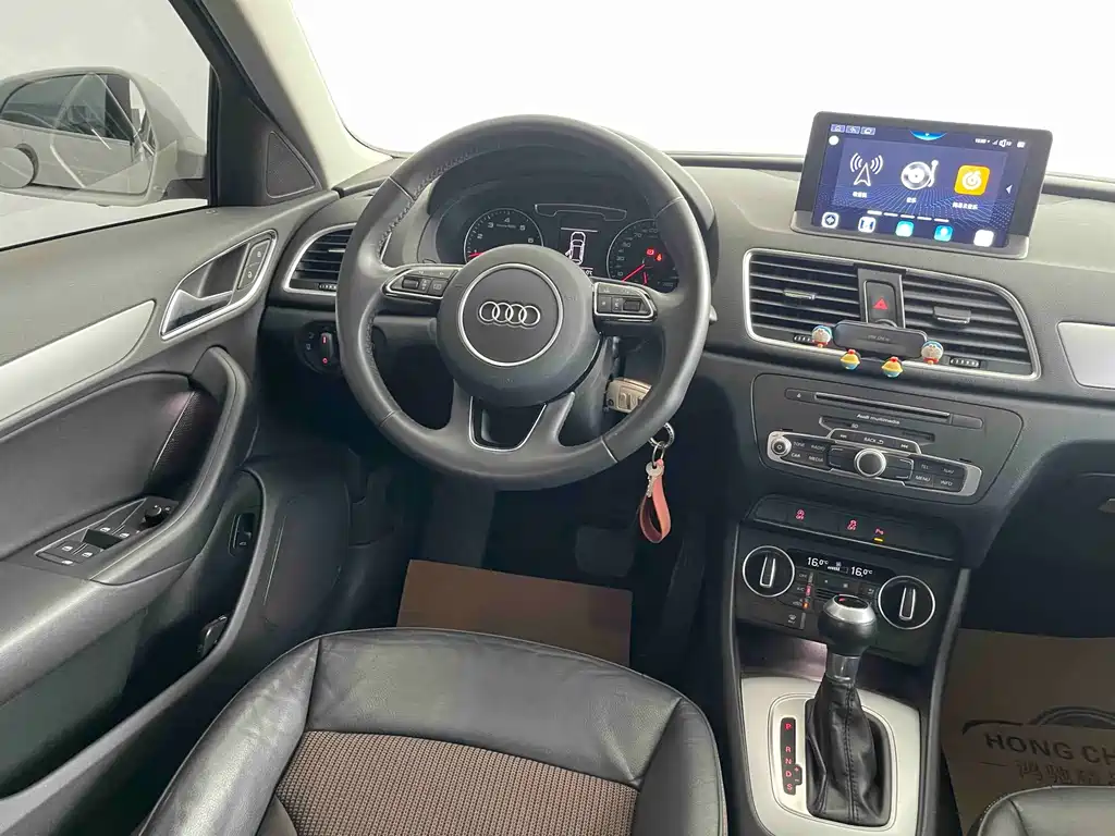Audi Q3 2019 — фото 15