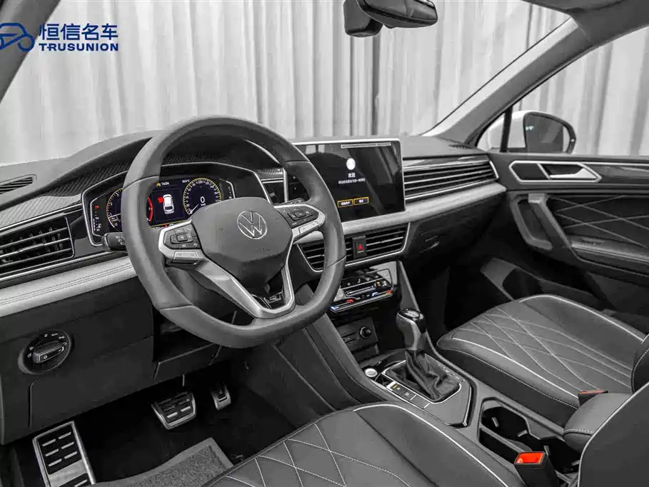 Volkswagen Tiguan L 2024 — фото 12