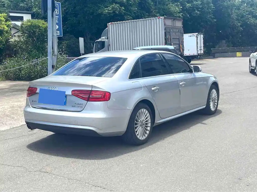 Audi A4L 2014