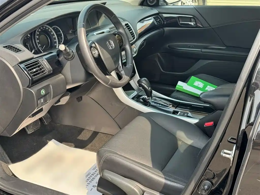 Honda Accord 2018 — фото 17