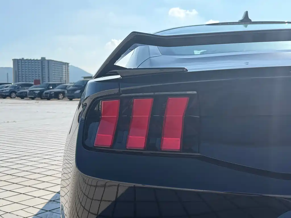 Ford Mustang 2025 — фото 11