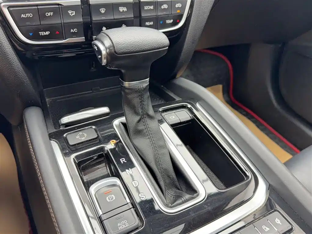 GAC Motor Trumpchi GS8 2017 — фото 16