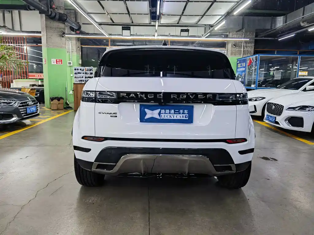Land Rover Evoque 2023 — фото 5