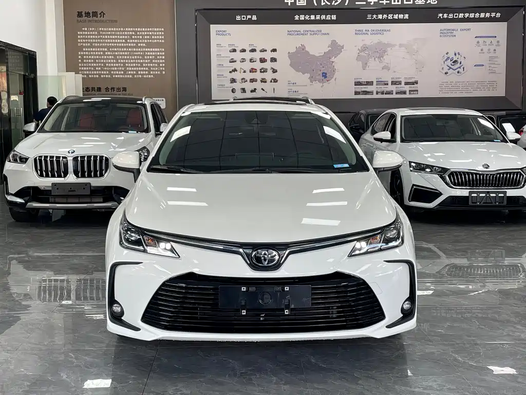 Toyota Corolla 2022 — фото 2