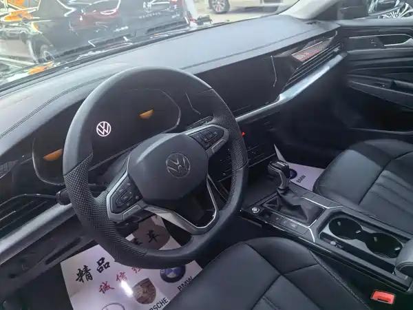 Volkswagen Passat 2023