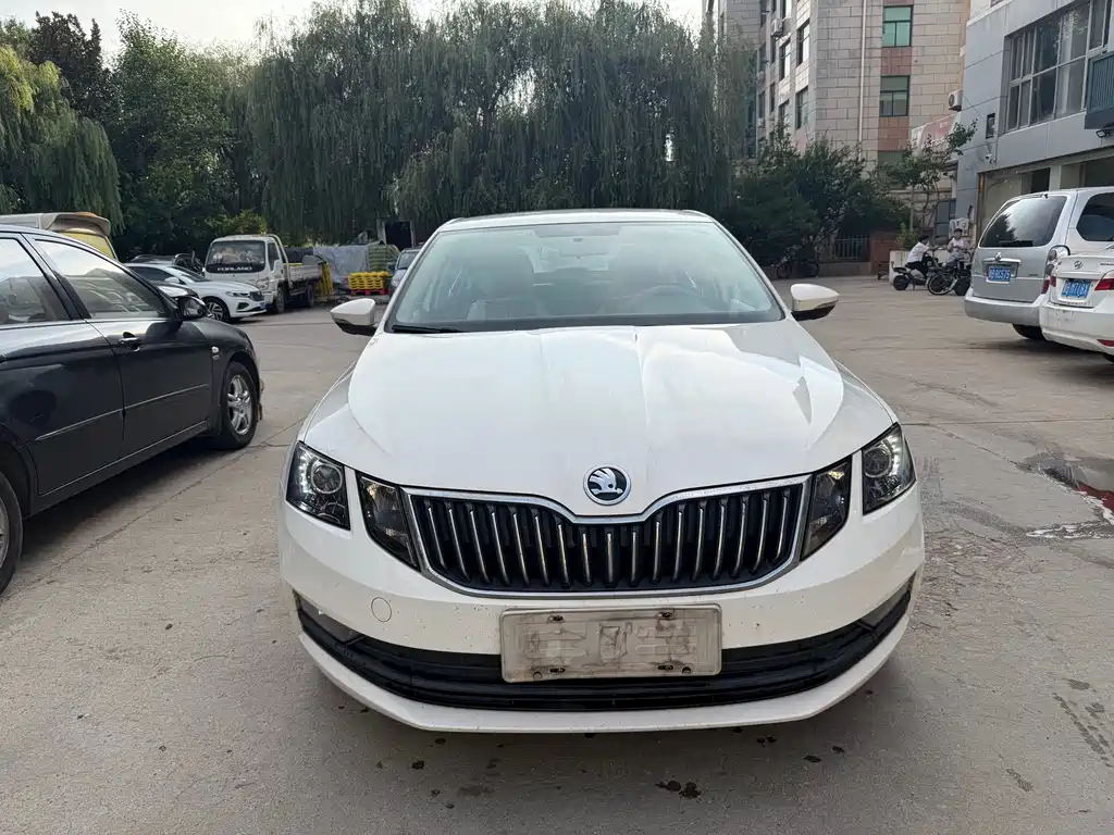 Skoda Octavia 2018 — фото 2