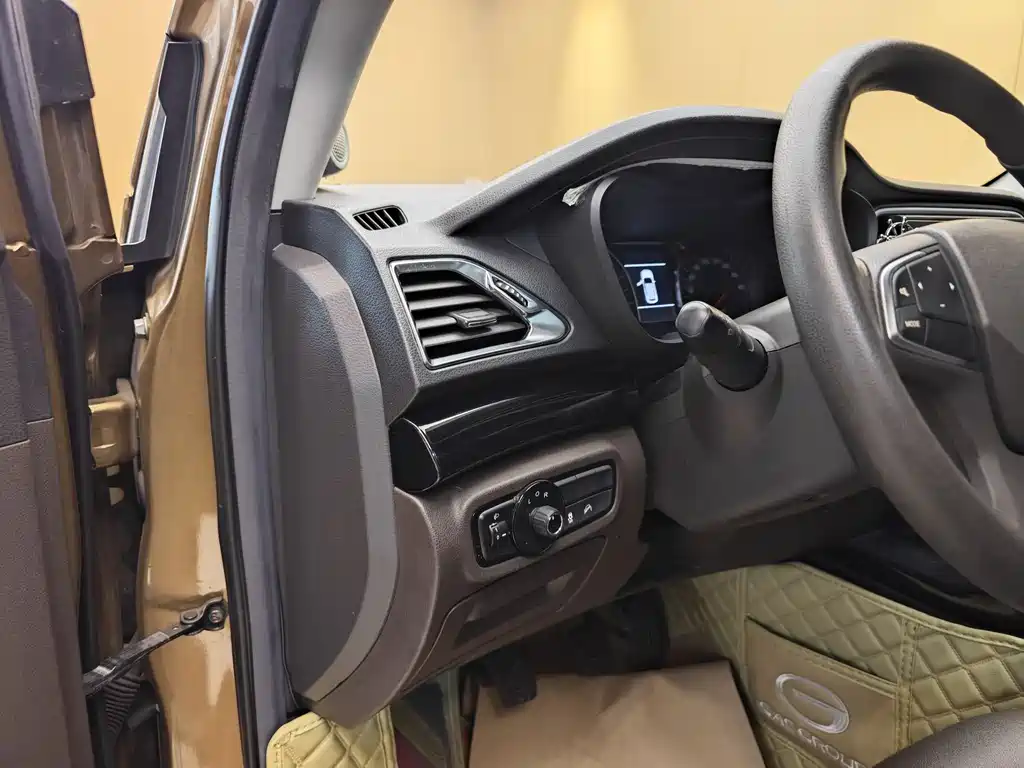 GAC Motor Trumpchi GS4 2015 — фото 11
